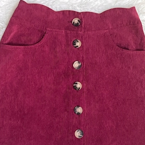 In Girl burgundy petal tulip waist button front corduroy skirt Sz 10/12 - Picture 4 of 5
